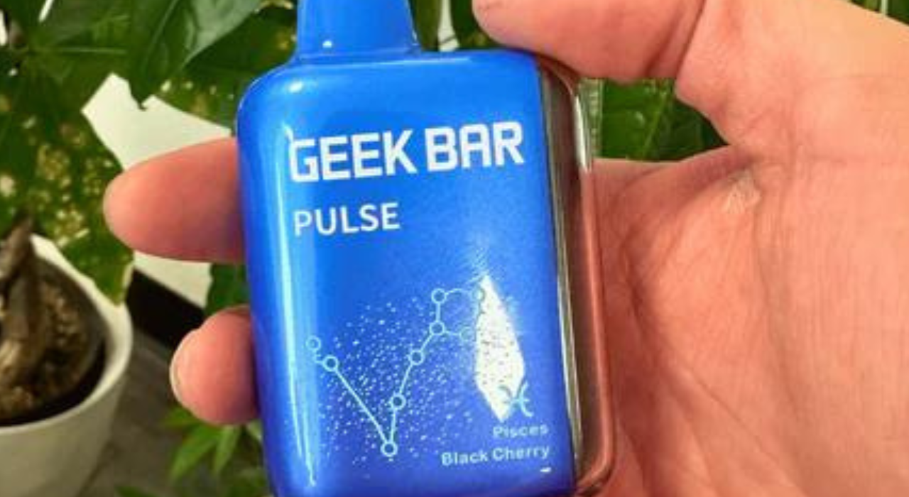 What Does The Geek Bar Meloso Ultra Have to Offer?